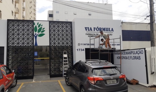 Fachada comercial Via Fórmula
