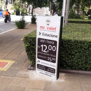 Cavalete de sinalização Mr. Valet
